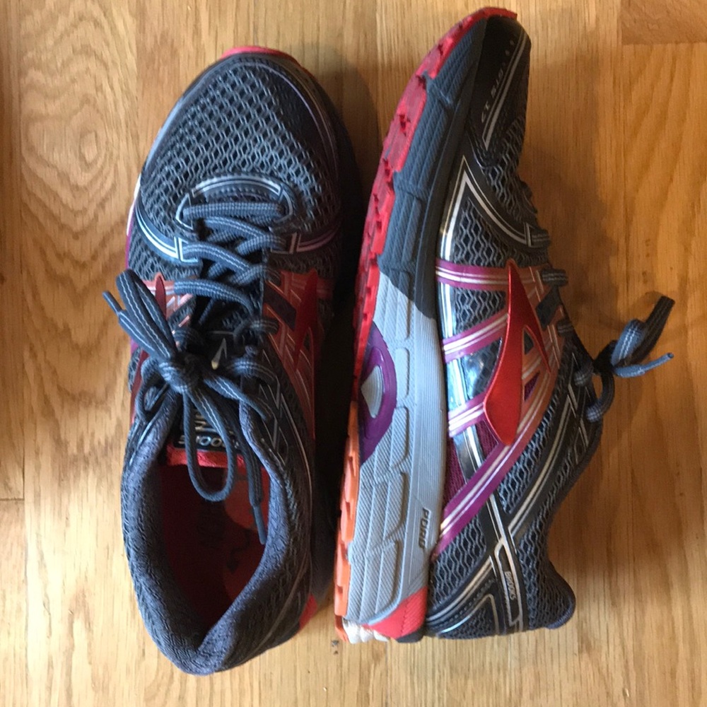 Running shoes - Picture 2 of 2